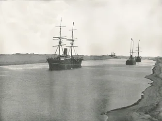 1895年、エジプトのカンタラ州、スエズ運河の船。