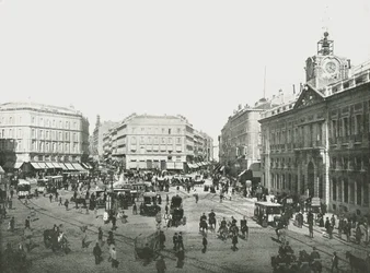 プエルタデルソル、マドリード、スペイン、1895年。