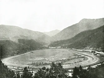 1895年、香港のモリソンズヒルからのレースコース。