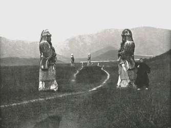 都市へのアプローチ、南京、中国、1895年。
