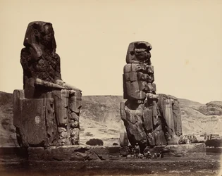 テーベのメムノンの巨像、1859年頃（写真）。