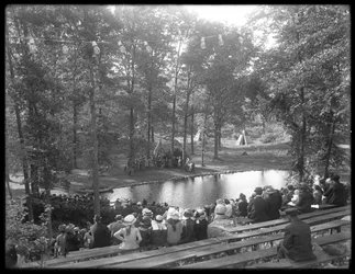 「ハイアワサ」の野外パフォーマンス、1913年頃