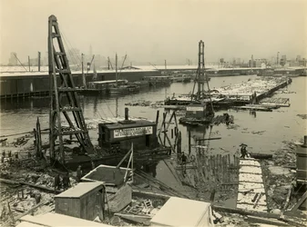 未確認の工業用ウォーターフロントサイト、c.1910-21