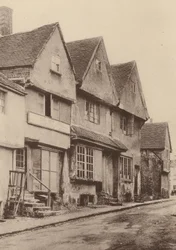 ウェスト・サセックス州ミッドハーストにて（モノクロ写真）