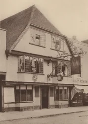 ケント州カンタベリー、セント・ダンスタン通りのファルスタッフ・イン（モノクロ写真）