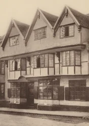 ケント州カンタベリー、セント・ダンスタンズ・ストリートにて（モノクロ写真）