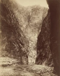 ダイヤモンド・リバー・キャニオン、1885年（写真）