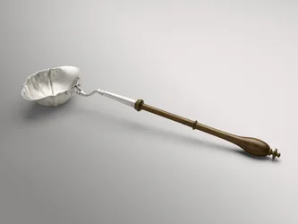パンチまたはトディレードル、c。 1754-1785（銀と正体不明の木材）