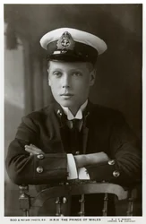 海軍の制服を着たプリンスオブウェールズ、c1910。