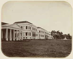 バタビアのウォータールー広場にあるデンデルス宮殿