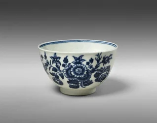 茶碗、c。 1770-1783（転写印刷付きのソフトペースト磁器）