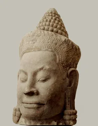 アンコール・トムの南大門へ続く橋の悪魔の頭部、プノンペン国立博物館