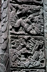 グアテマラ、イザバル、クイリグアのステラDのヒエログリフ、古典期後期、西暦600〜900年頃（写真